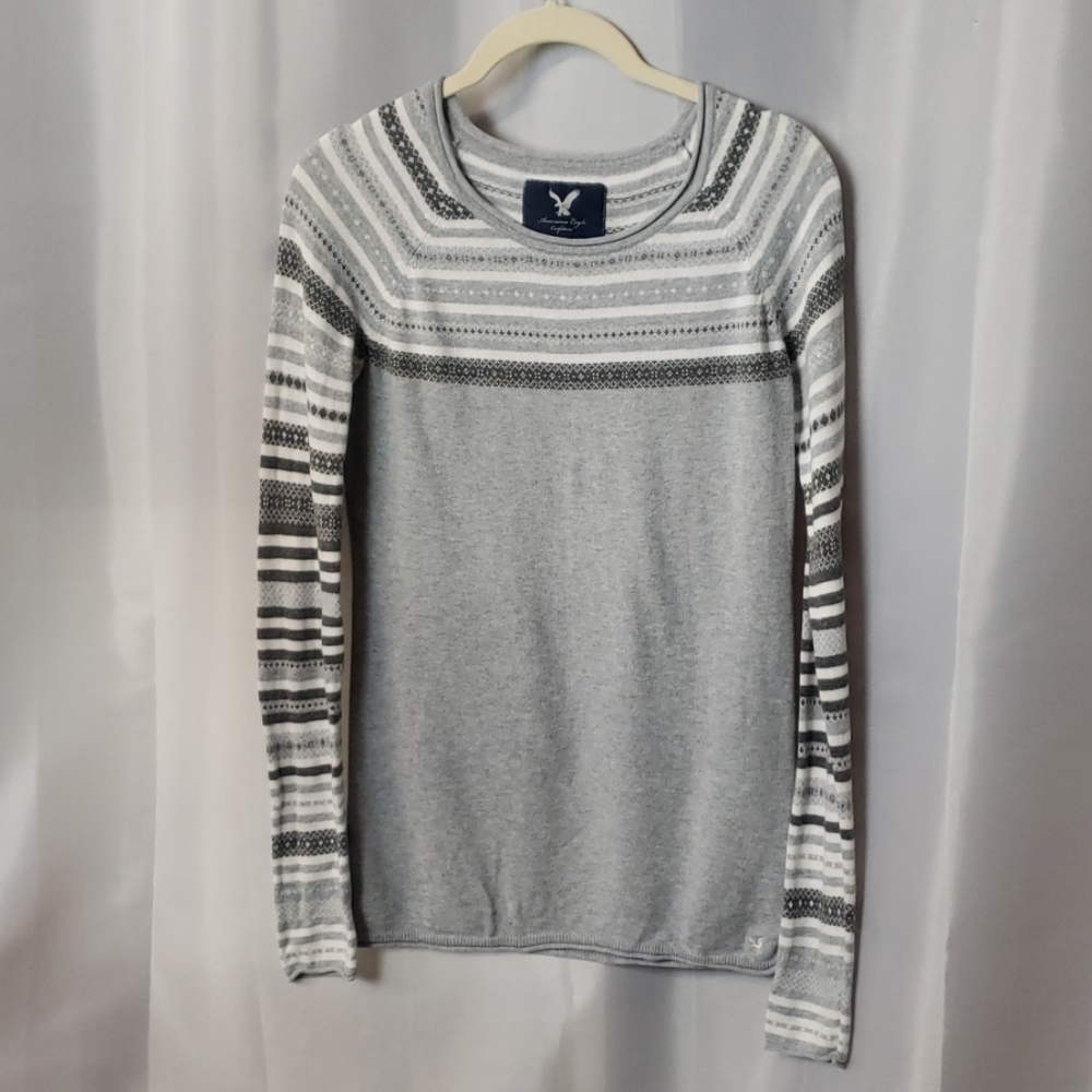 Sz SP Gray lightweight fair Isle style sweater c22
